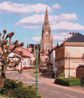 Le village de Coume avec la mairie et l'église Saint-Martin.
