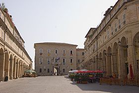 Image illustrative de l'article Piazza del Popolo (Fermo)