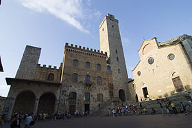 Image illustrative de l'article Piazza del Duomo (San Gimignano)