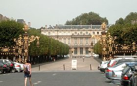 Place de la Carrière, au fond le Palais du Gouvernement