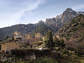 Le village et les Aiguilles de Popolasca