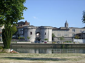 Image illustrative de l'article Porte et tours du Vieux-Port de Cognac