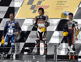 Shoya Tomizawa lors de sa victoire au  Grand Prix du Qatar de Moto2 en 2010