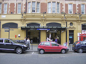 Queensway tube station.jpg