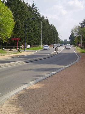 Photographie de la route D 6 : La RD 6 à Bellerive-sur-Allier, après le carrefour giratoire des Bernards
