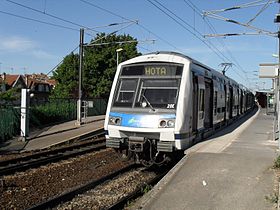 Une rame Z 22500 en gare origine de Villiers-sur-Marne - Le Plessis-Trévise en mai 2011.