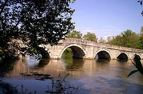 Pont romain sur la rivière Bosna près d'Ilidža