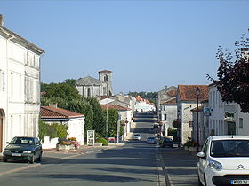 Le centre-ville et l'église de Saint-Porchaire