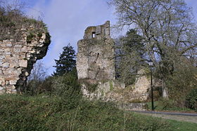 Les ruines du château.