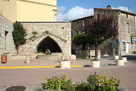 Une fontaine du village.