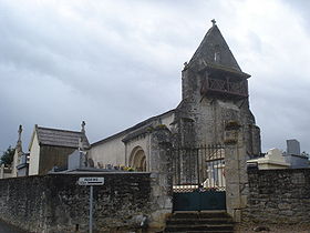 Saint-Hilaire-de-la-Noaille, église avec cimetière