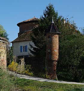 Vue partielle du château de Sandrans