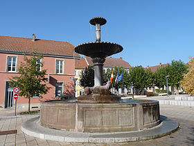 La fontaine aux Boucs sur la place de la République