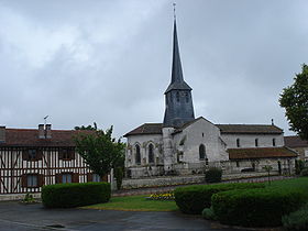 Songy (Marne, Fr) church and timberframe house.JPG