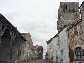 Le village médiéval de Saint-Jean-d'Angle