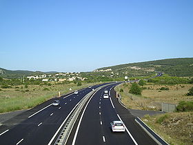 Saint-Paul-et-Valmalle contourné par l'autoroute A750.