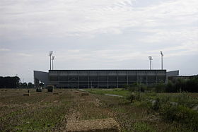 Stadion Sittard Rapsstroh pressen.JPG