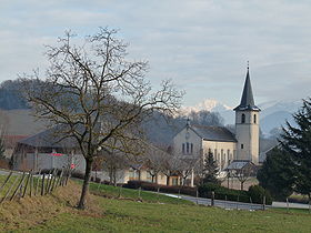 L'église de Sainte-Hélène-du-Lac sur fond de Mont Blanc