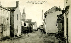 Une rue du bourg, début 1900