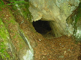 Entrée d'une ancienne mine de cuivre près de Ľubietová