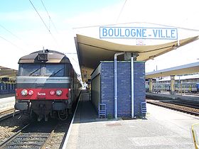TER en gare de Boulogne-Ville.JPG