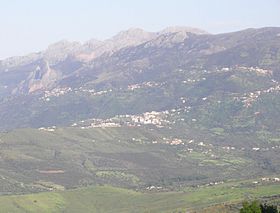 Tabuda, chef-lieu de la commune, au centre de l'image