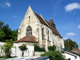 L'église Saint-Leufroy depuis l'est.