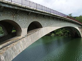 Le pont de Thoirette sur l'Ain (CD936)