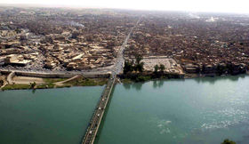 Un pont sur le Tigre, à Mossoul