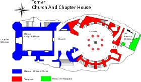 Sur ce plan sont distingués en vert l'église primitive, la rotonde en rouge, et la nef adjointe en bleu.