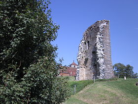 Toulouse-le-Château - ruines du château et église.JPG.