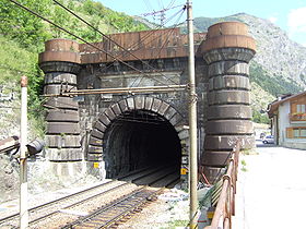 Portail du tunnel côté Italie.