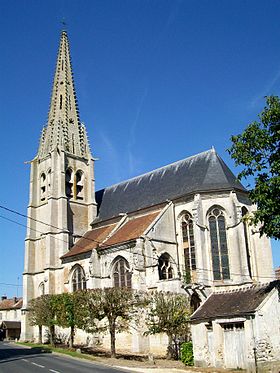 Eglise paroissiale Saint-Martin, depuis la route de Nanteuil-le-Haudouin.
