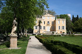 Villa Magalone et jardin.