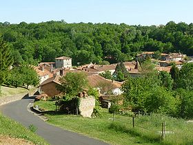 Le bourg de Vitrac-Saint-Vincent vu de l'est