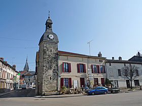 La rue Notre-Dame et la Tour du Dôme