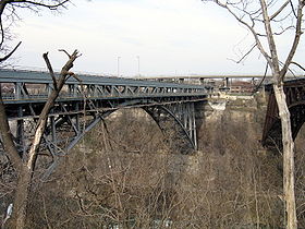 Whirlpool Rapids Bridge 2009.jpg