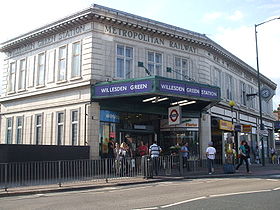 Willesden Green stn building.JPG