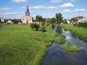 Église au bord de la rivière Wiseppe