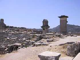Une tombe surélevée sur le site archéologique de Xanthe