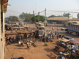 La route Bimbila-Gushiegu vue du centre de Yendi