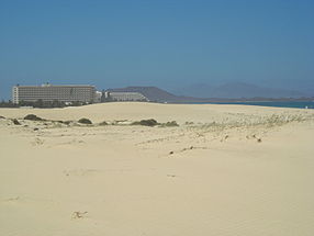 Les dunes de Corralejo et les complexes hôteliers
