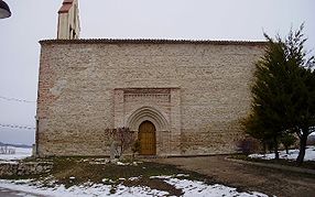 Façade principale de l'église paroissiale de Villarmentero de Esgueva