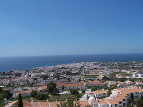 Ville de Nerja vue depuis San Juan de Capistrano