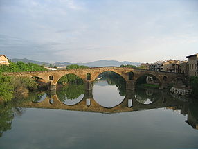 Le pont roman sur le rio Arga