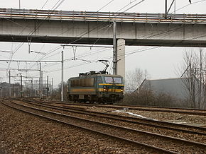  La HLE-1212 de la SNCB au passage à Machelen.