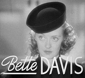 Accéder aux informations sur cette image nommée Bette Davis in Dark Victory trailer.jpg.
