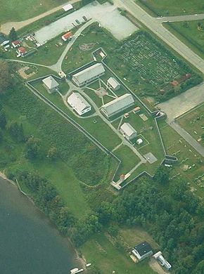 Vue aérienne du fort Ingall à Cabano