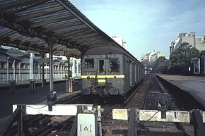  Rame standard en gare d'Auteuil - Boulogne en 1982, avant la fermeture de la ligne d'Auteuil.