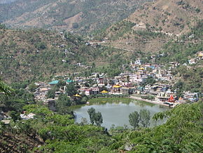 La ville et le lac Rawalsar